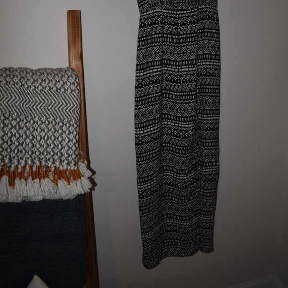 F21 Black/White Aztec Print Maxi Dress | Size M - Picture 2 of 3